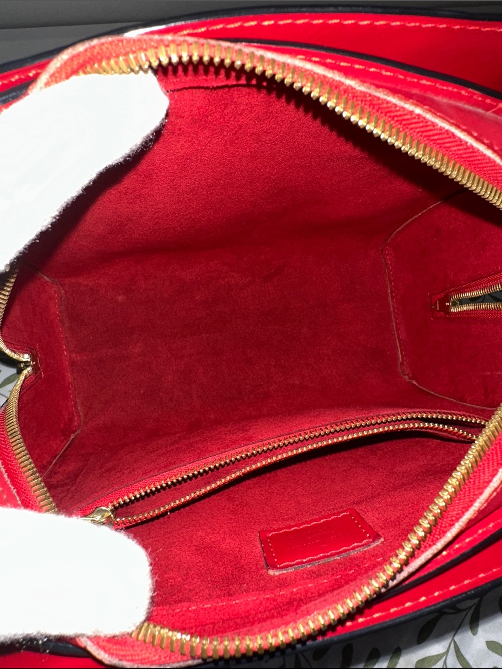 Louis Vuitton Epi Pont Neuf Handbag - Picture 12 of 15